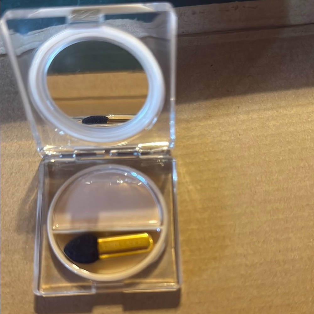 Estée Lauder Pure Color Eye Shadow - Picture 3 of 4